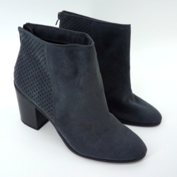 American Eagle Dark Navy Blue Laser Cut Chunky Heel Vegan Boots Booties 11 - Picture 1 of 12